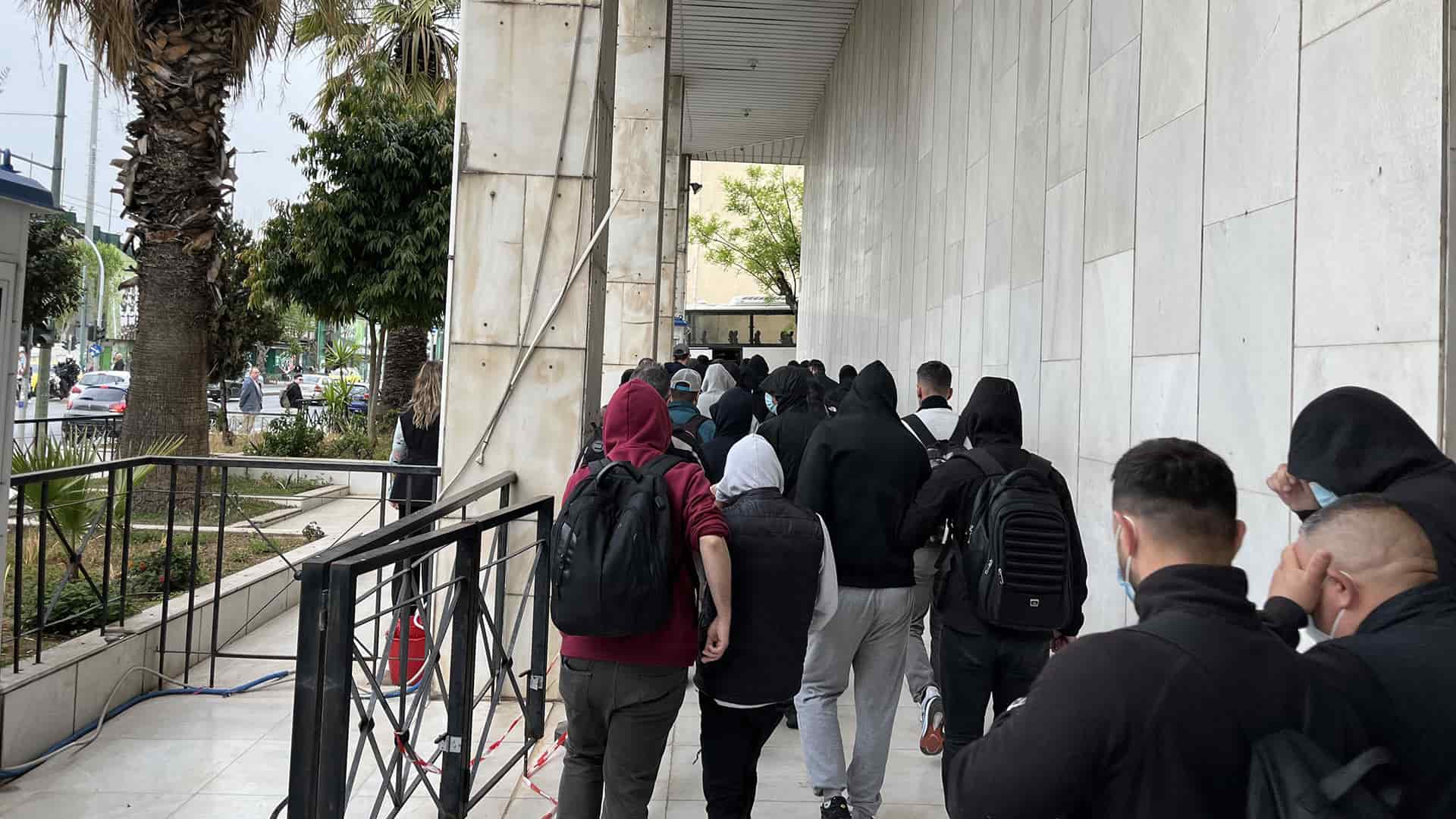 Οπαδική βία: Στον εισαγγελέα οι 67 συλληφθέντες