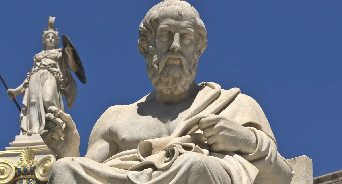Πώς σχολιάζουν οι Ελληνες αρχαιολόγοι τους Ιταλούς που ανακοίνωσαν ότι εντόπισαν τον ακριβή χώρο ταφής του Πλάτωνα