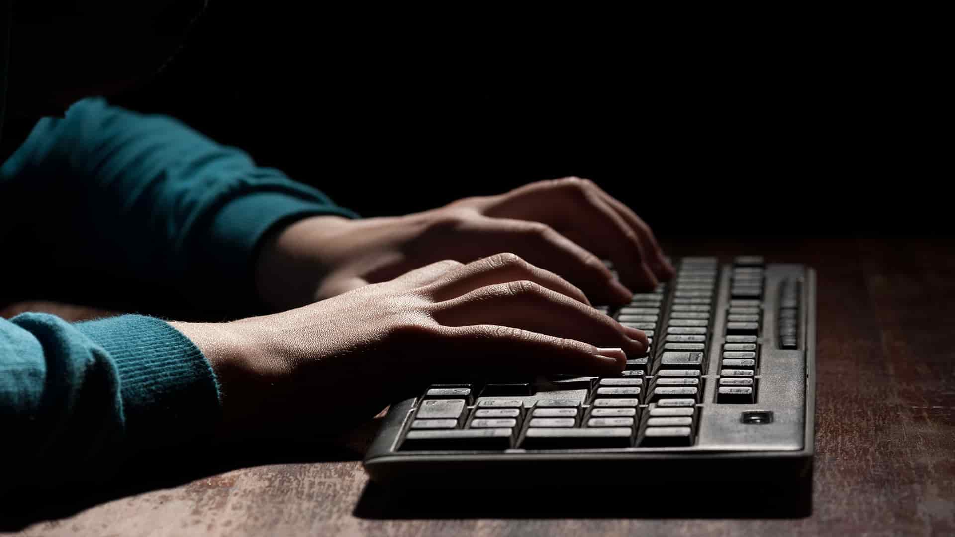  Σοκαριστικό: Πώς γνωστός παρουσιαστής και εκδότης εκβίαζαν ζητώντας υπέρογκα ποσά