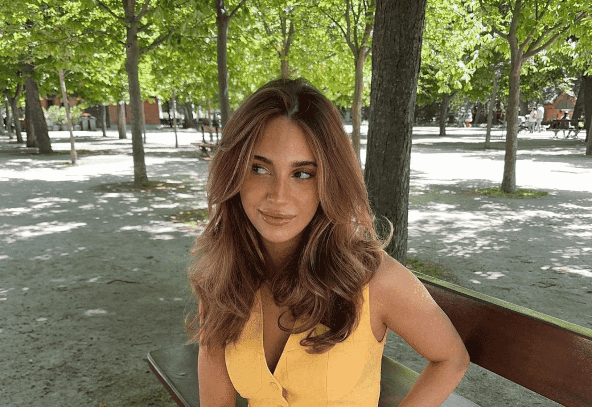  Χρησιμοποιώ έλαιο από δεντρολίβανο στα μαλλιά μου εδώ και μήνες και δεν τα έχω ξαναδεί τόσο πλούσια