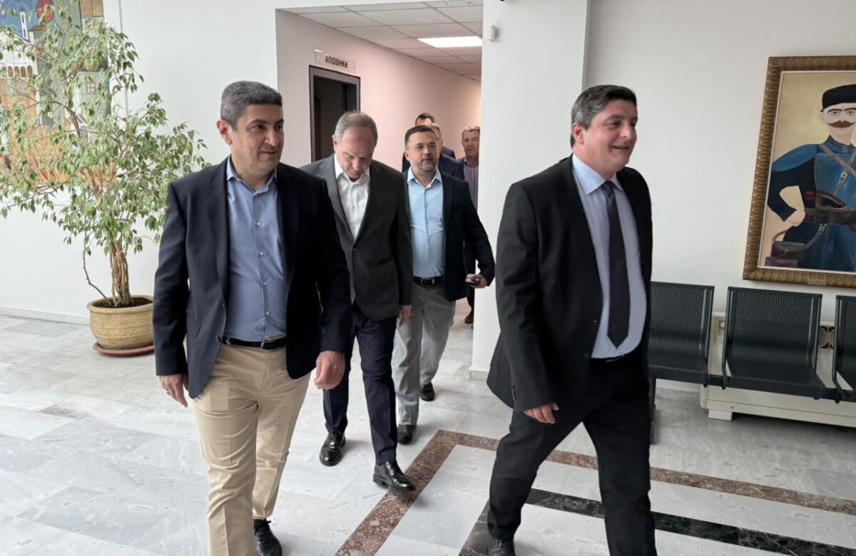 Επίσκεψη του ΥΠΑΑΤ Λευτέρη Αυγενάκη στο Δήμαρχο Πέλλας- Σύσκεψη για τα αγροτικά προβλήματα
