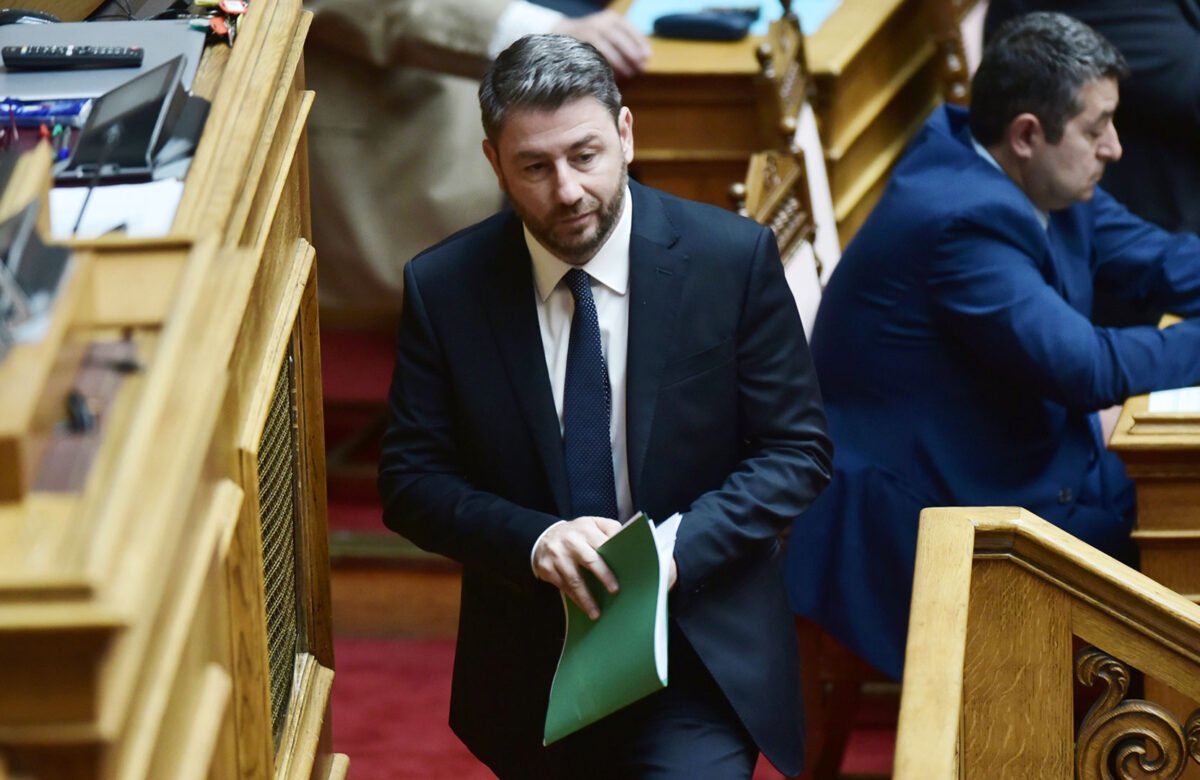 ΠΑΣΟΚ: Τα στρατόπεδα στη μάχη της ηγεσίας