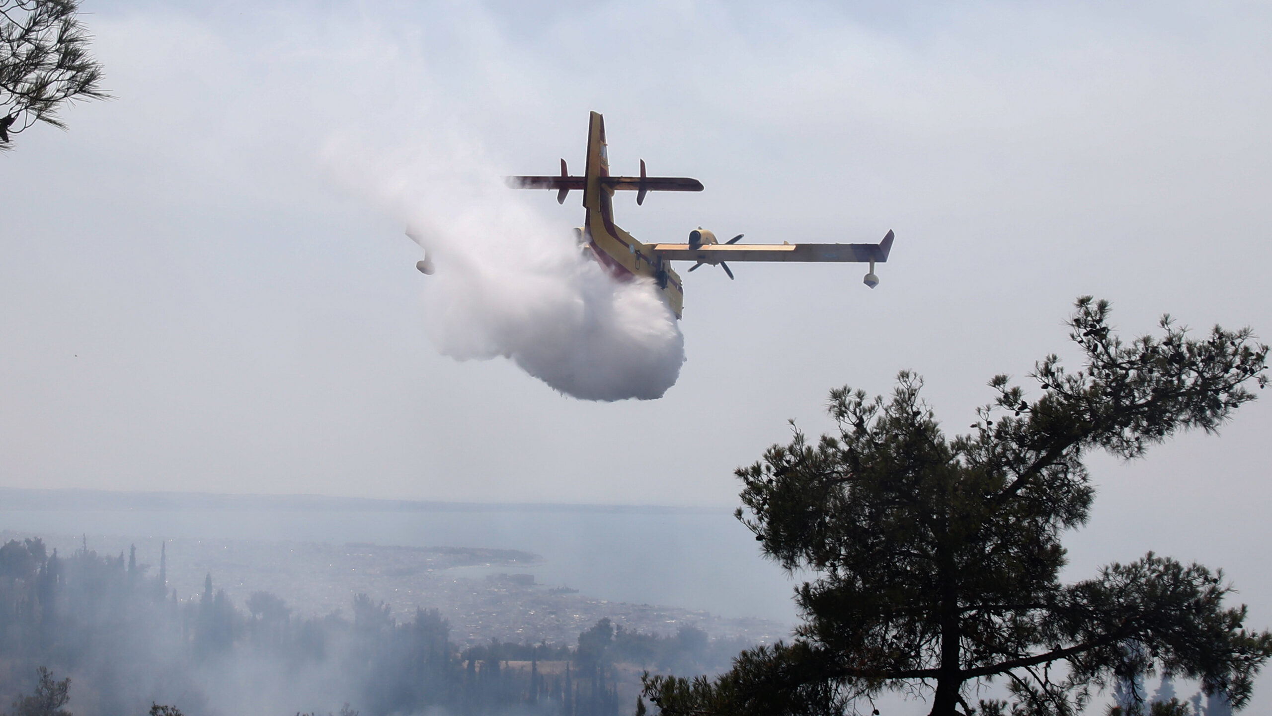 Πολύ υψηλός κίνδυνος πυρκαγιάς την Παρασκευή σε 10 περιοχές